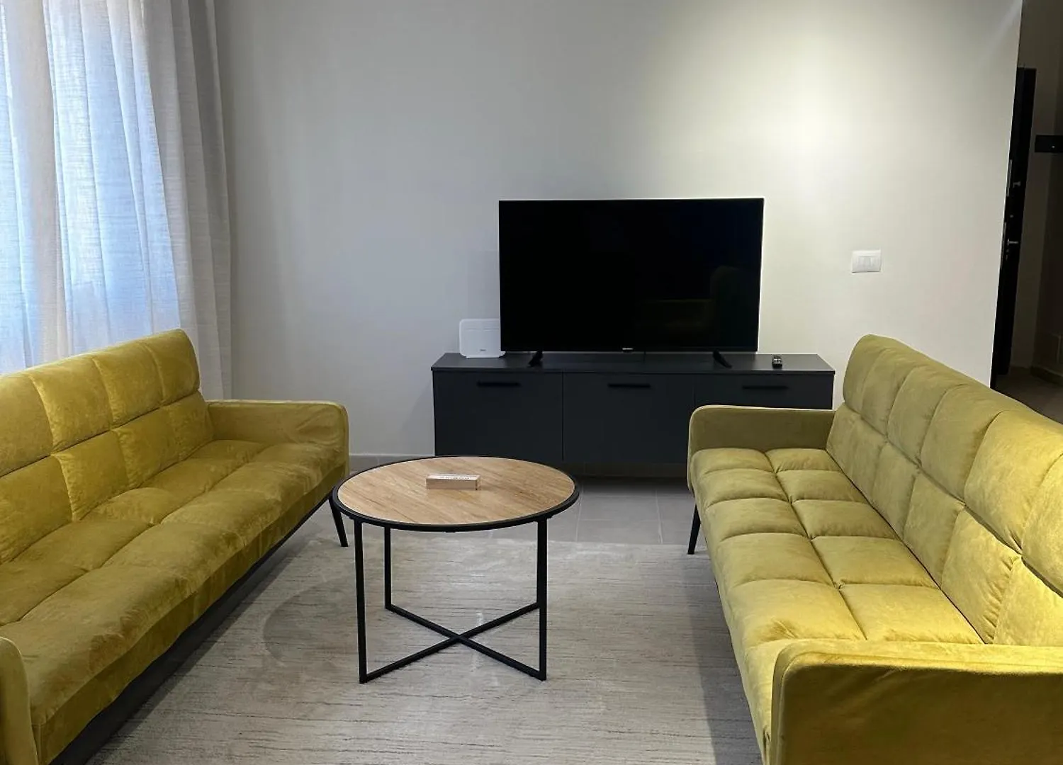 טיראנה New Bazar - 2 Rooms Apartment