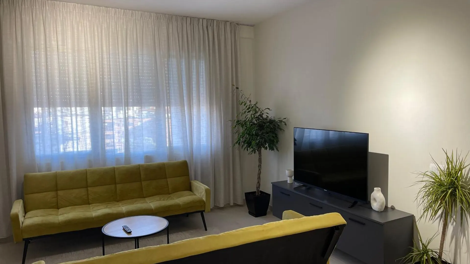 טיראנה New Bazar - 2 Rooms Apartment 0*,