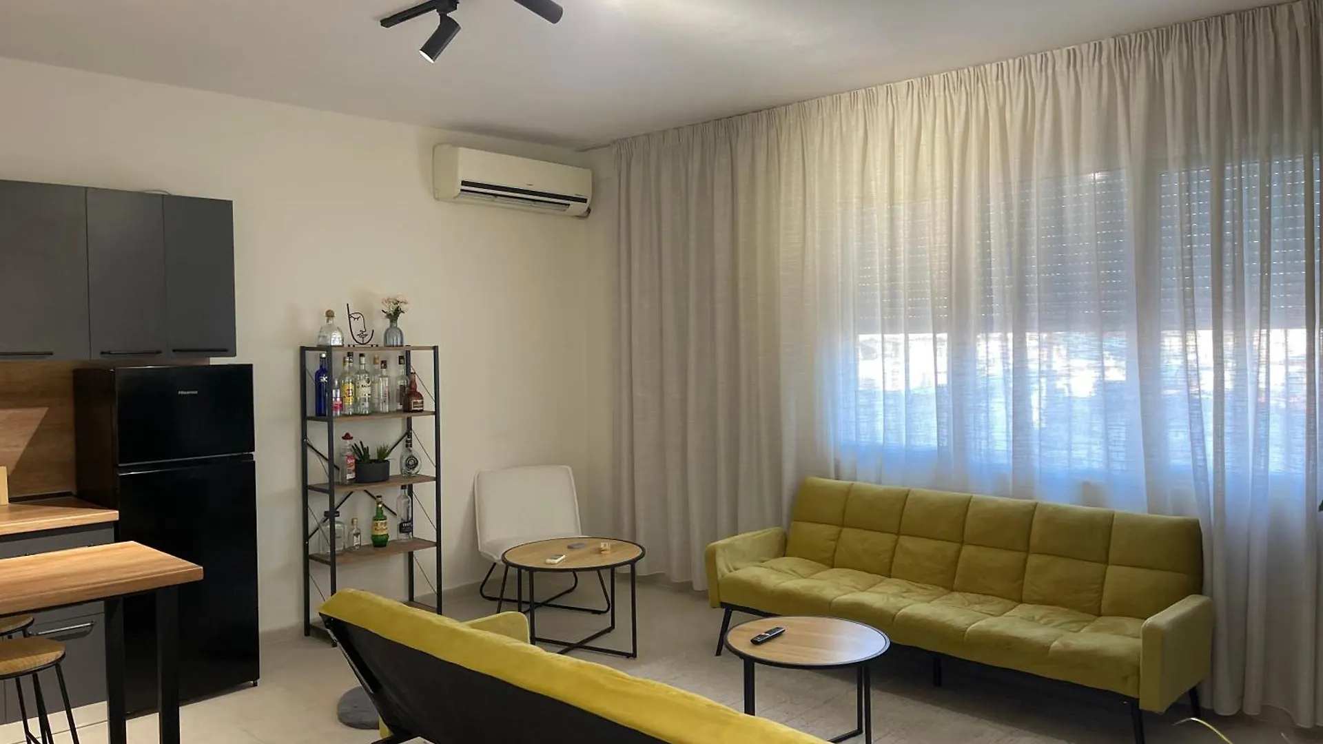 טיראנה New Bazar - 2 Rooms Apartment אלבניה