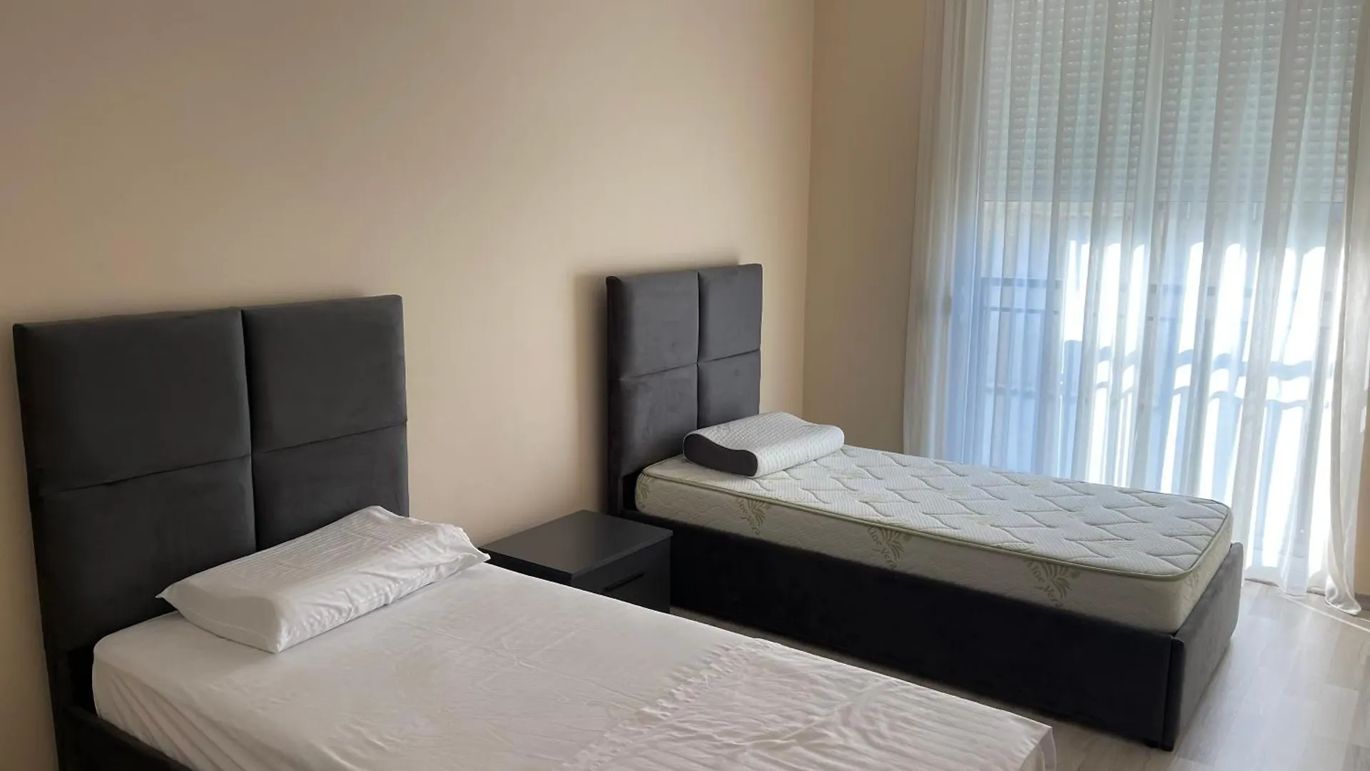 טיראנה New Bazar - 2 Rooms Apartment